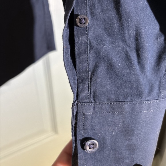 Untuckit Navy Blue Button Down Dress Shirt Sz Small - Picture 4 of 6